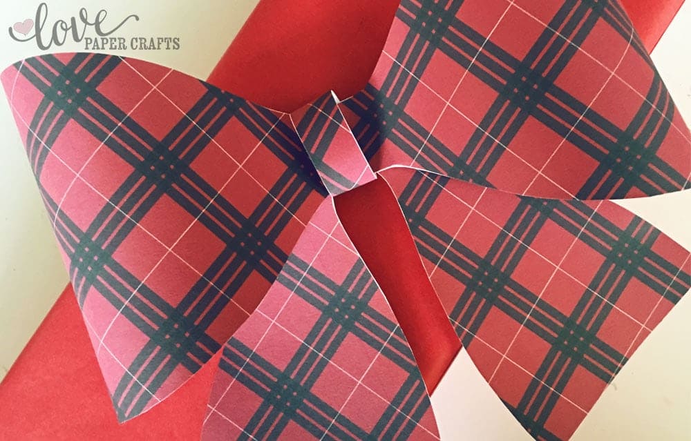 Gorgeous printable Christmas paper bow | LovePaperCrafts.com